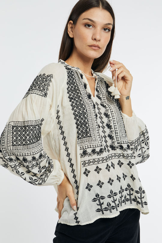 Maison Hotel Blusa ricamata 4426