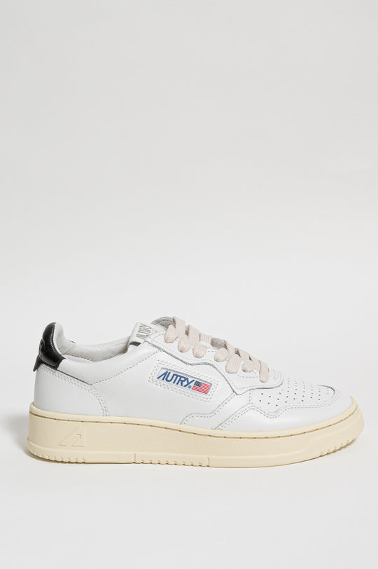 Sneakers Medalist Low 2001