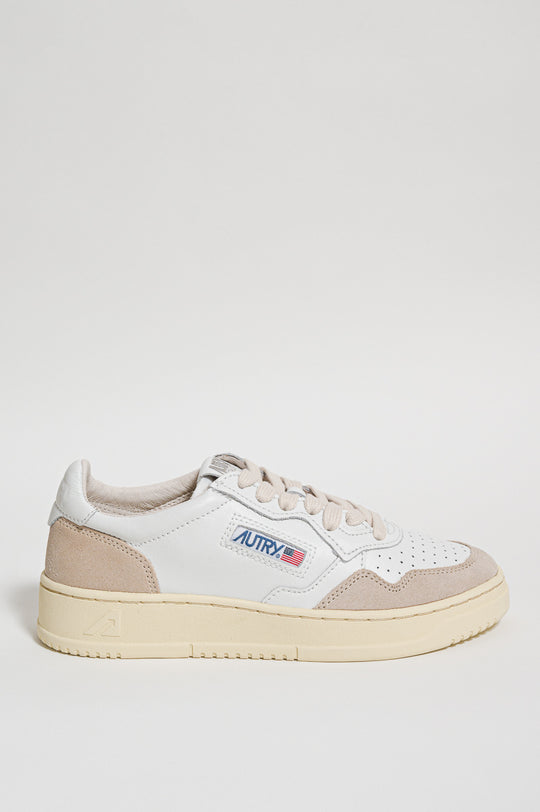 Sneakers Medalist Low 2002