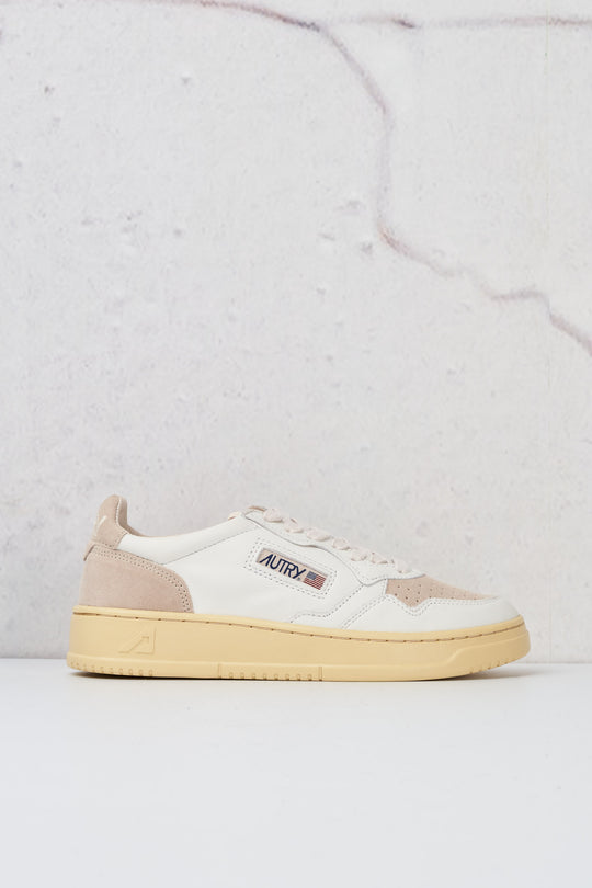 Autry Medalist Low  3005